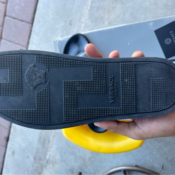 Versace slides cursive writing main image 6